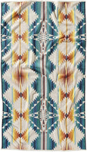 Charger l'image dans la galerie, Falcon Cove Pendleton Spa Towel - Muskoka Fire Pits