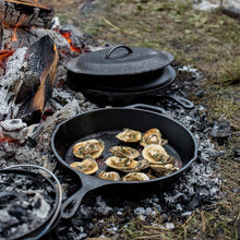 Charger l'image dans la galerie, Wildlife Series™ 13.25 Inch Cast Iron Turkey Skillet - Muskoka Fire Pits