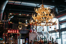 Charger l&#39;image dans la galerie, Whitetail Deer 42 Antler Chandelier - Muskoka Fire Pits