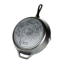 Charger l&#39;image dans la galerie, Wildlife Series™ 12 Inch Cast Iron Bear Skillet - Muskoka Fire Pits